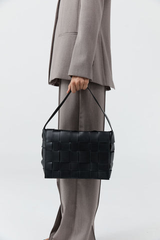 WOVEN ENVELOPE MINI TOTE - BLACK