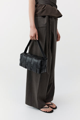 WOVEN ENVELOPE SLIM TOTE - BLACK