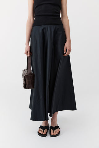 WOVEN ENVELOPE SLIM TOTE - CHOCOLATE