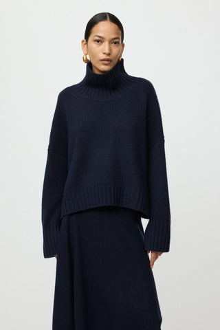 GIRLFRIEND TURTLENECK - NAVY