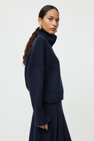 GIRLFRIEND TURTLENECK - NAVY