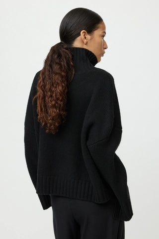 GIRLFRIEND TURTLENECK - BLACK